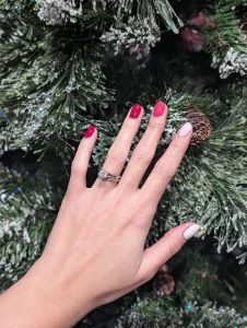 Read more about the article 🎄 Christmas Nail Designs & Holiday Glam at Nail Bar – Blacksburg, VA