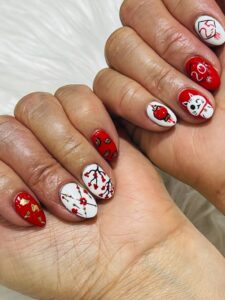 Read more about the article The Pros And Cons Of Stiletto Nails: A Comprehensive Guide